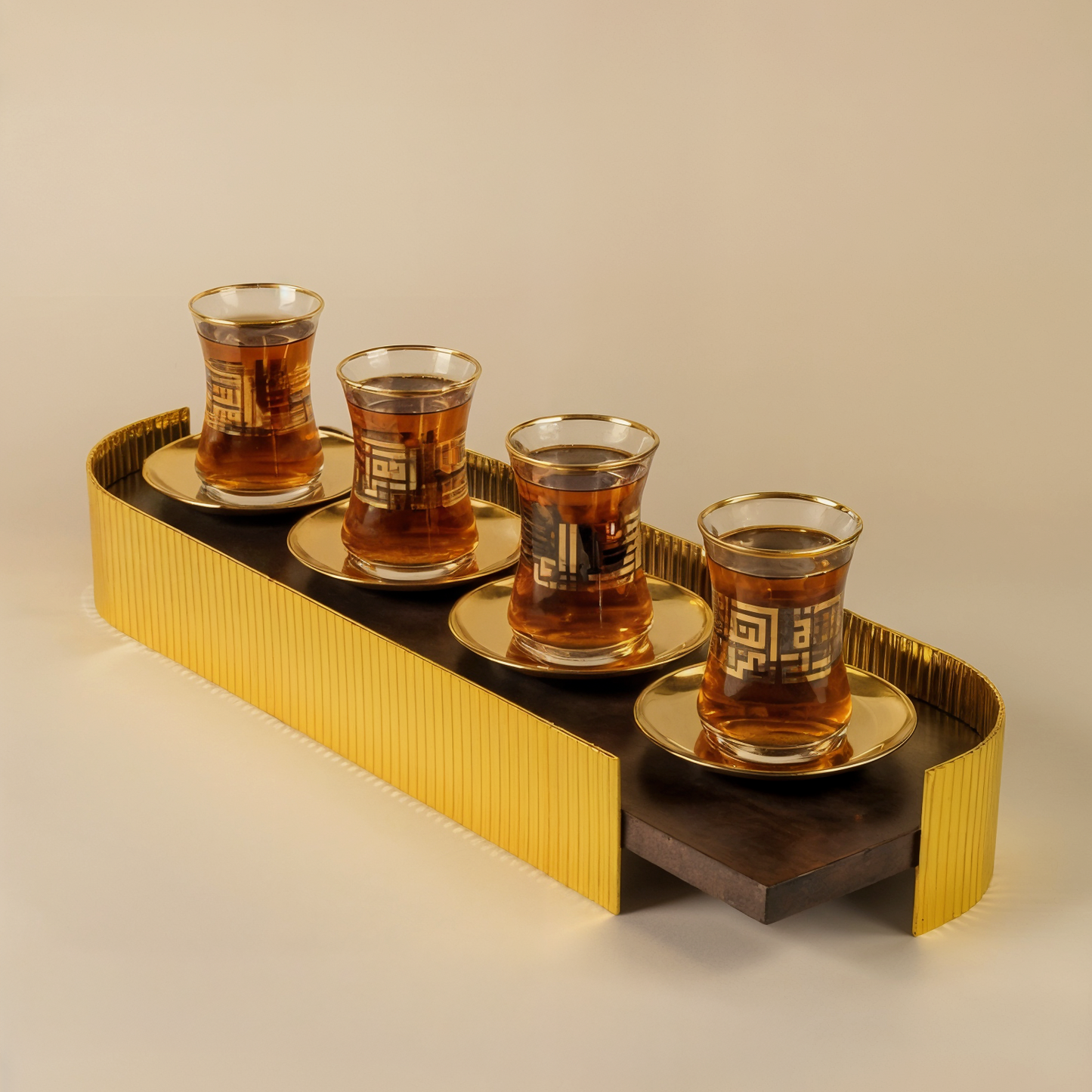 قطعة تقديم من خشب الجوز