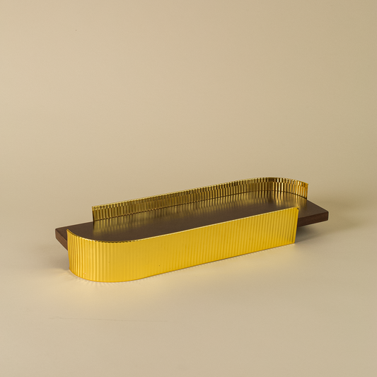 قطعة تقديم من خشب الجوز